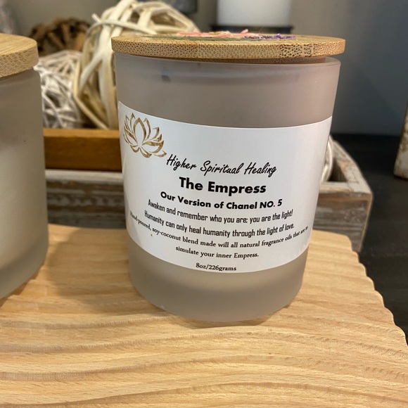 The Empress 8oz Intention Candle. Chanel NO.5 fragrance - Picture 4 of 6